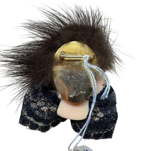 Vintage Faux Fur & Lace Face Brooch With Rhinestone Accent Pin - Picture 4 of 7